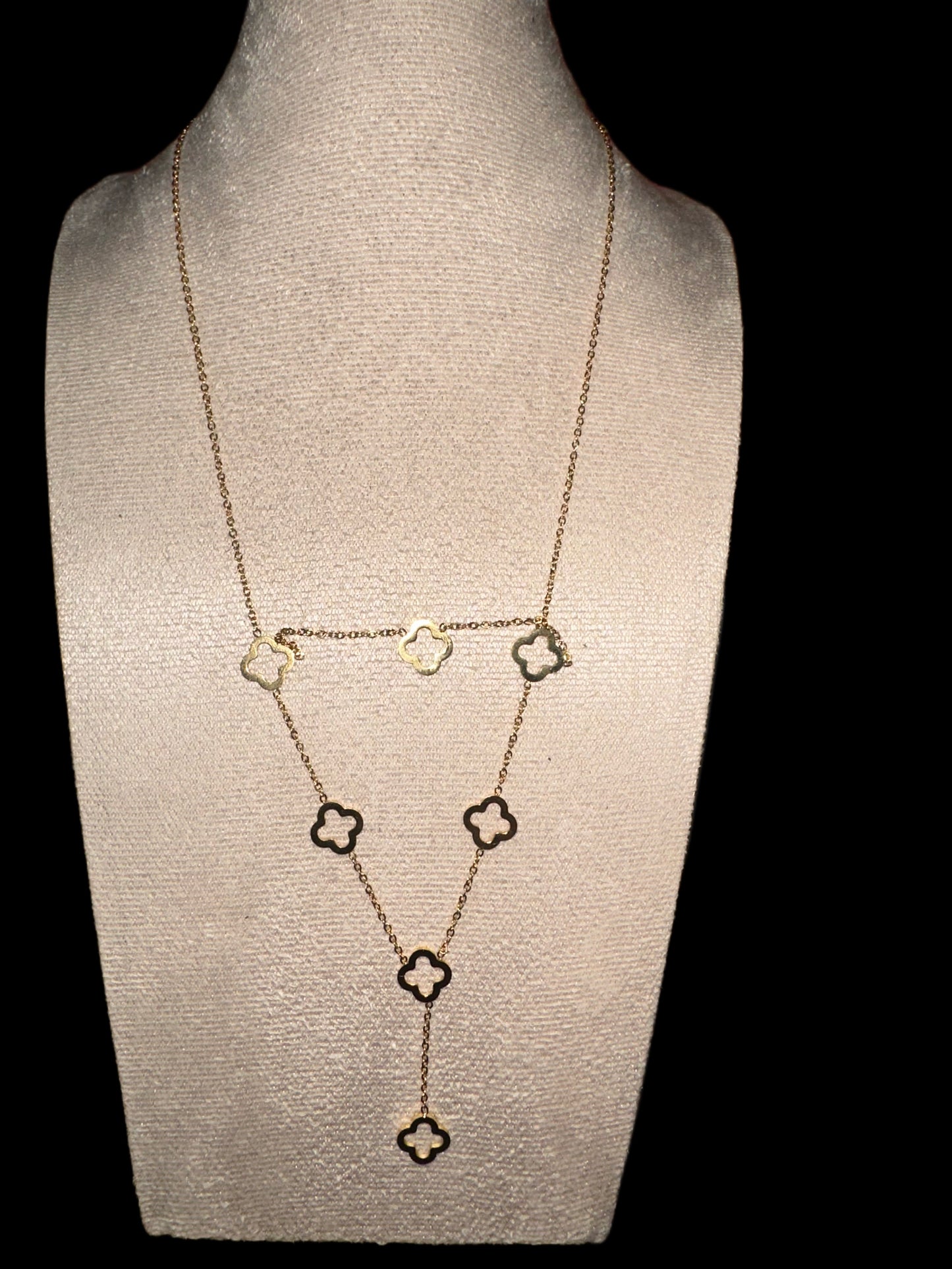 Collar trébol