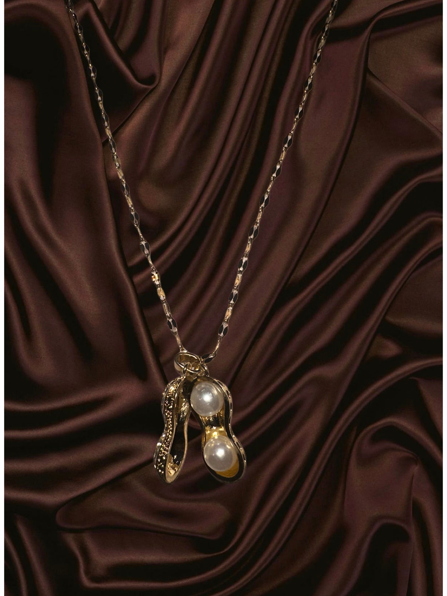 Alternativa collar en forma de cacahuete