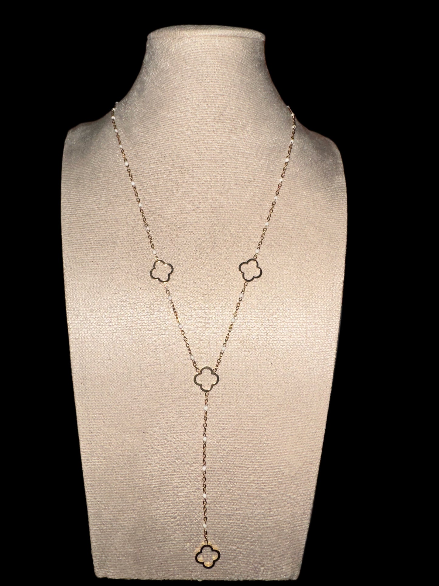 Collar trébol