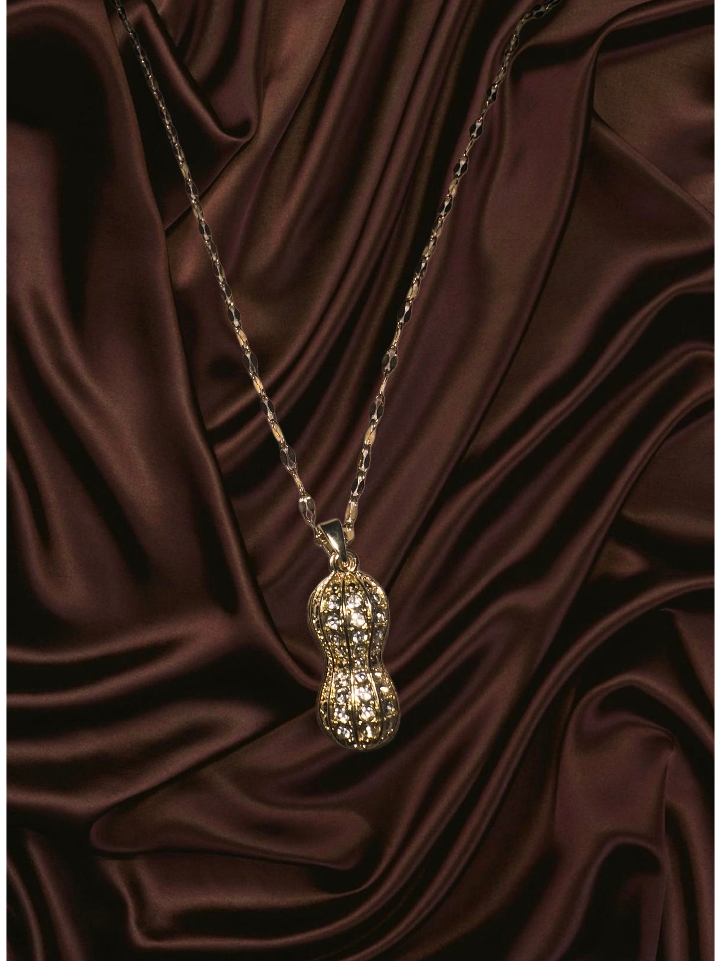 Alternativa collar en forma de cacahuete