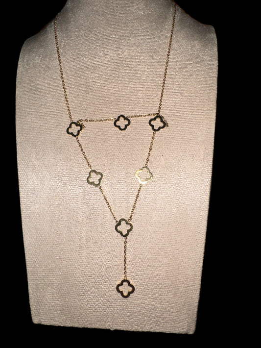 Collar trébol
