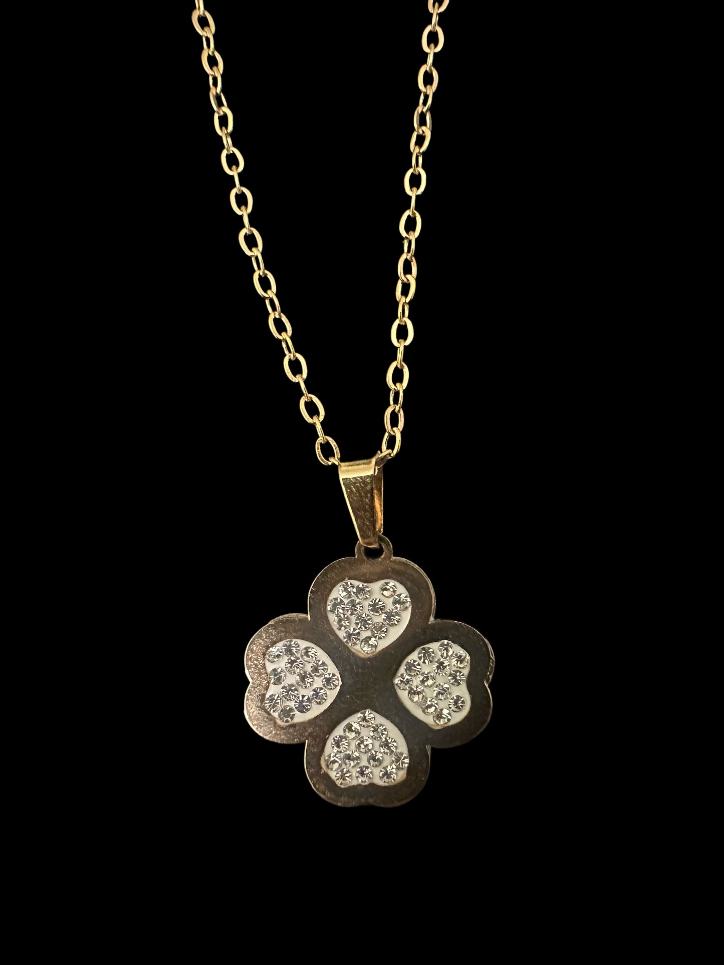 Collar trébol