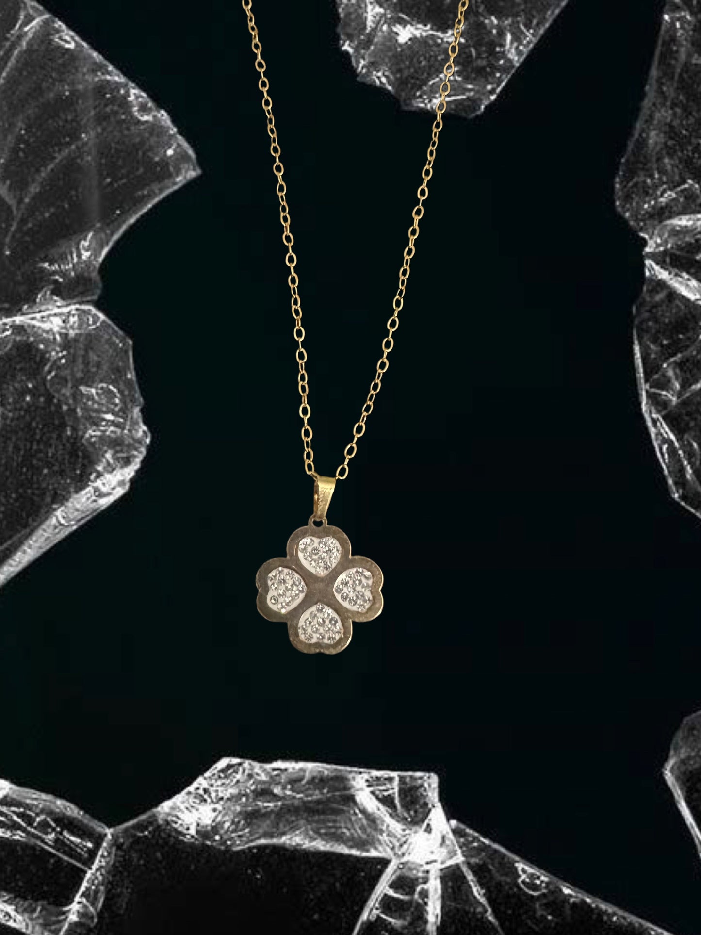 Collar trébol